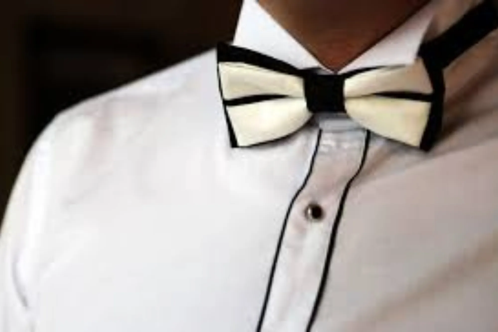 How to Wear a Bow Tie with a Dress Shirt